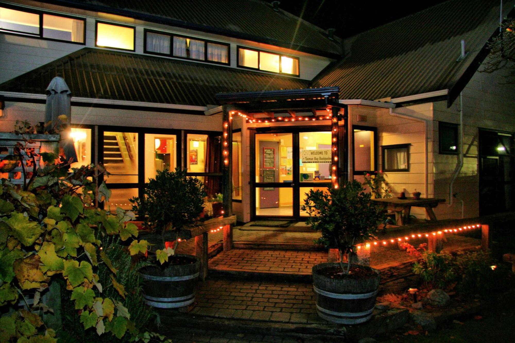 Tasman Bay Backpackers Hostel Nelson Exterior foto