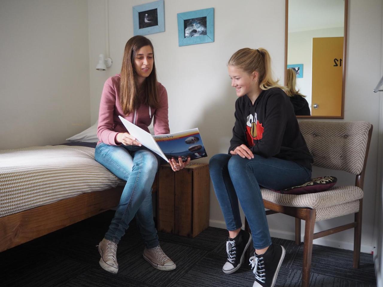 Tasman Bay Backpackers Hostel Nelson Exterior foto